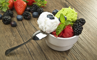 Ice cream berries mint spoon 3 - the bowl free wallpaper