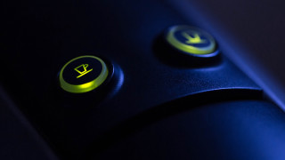 Black yellow controller yellow light - a yellow light free wallpaper for desktop