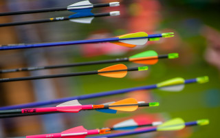 Arrows wall blurry background sharp - arrow free wallpaper