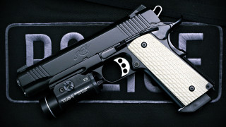 Gun white black pattern background - a stipple free wallpaper