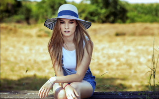 Woman bench hat bluewhite shirt - hat free wallpaper for desktop