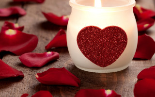Candle heart rose petals romantic - a table free wallpaper