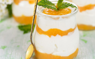 Dessert glass spoon flower blurry - a spoon free wallpaper