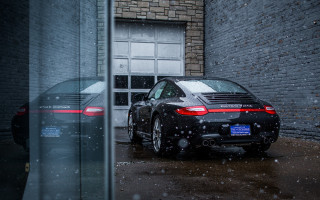 Snow parked car building reflections - reflection free wallpaper for desktop