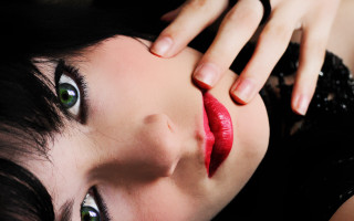 Araceli gilbert gothic portrait green - red lipstick free wallpaper for desktop