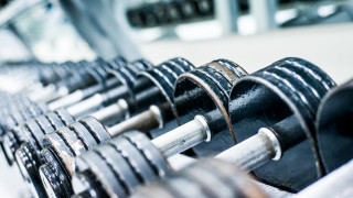 Dumbbells gym rack blurry bokeh - a gym free wallpaper for desktop