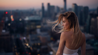 Woman white dress city skyline - the wind free wallpaper