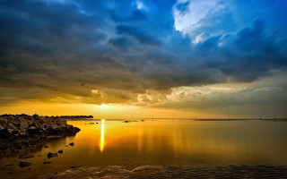 Sunset water cloud boat landscape - a sunset over a body of water free wallpaper for desktop
