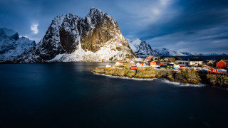 Village island lake mountains clouds - a small village free wallpaper