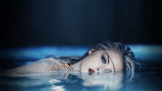 Woman water pool blue eyes - a pool of water free wallpaper for desktop