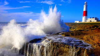 Lighthouse wave cliff beach city - bascove free wallpaper