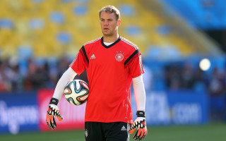 Man red shirt soccer ball 4 - adam willaerts free wallpaper