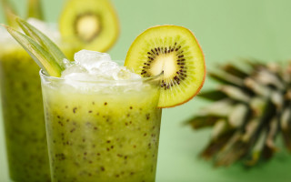 Green kiwi drink ice pinecone - a pine cone free wallpaper