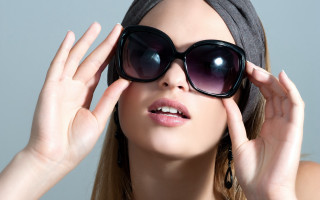 Woman sunglasses headscarf adjusting eyewear - fashion free wallpaper