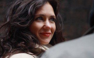 Woman smiling redlip longhair white - someone free wallpaper