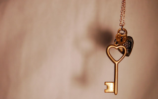 Gold key heart keychain chain - jewelry free wallpaper