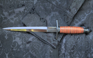 Knife wooden handle black floral - sharp high detail free wallpaper