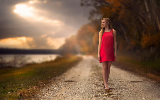 Woman red dress lake tilt - a red dress free wallpaper for desktop