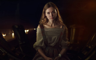 Dark room candlelit portrait elinor - candle free wallpaper for desktop