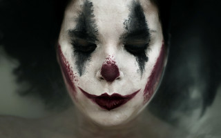 Creepy clown black hair red - a creepy clown free wallpaper