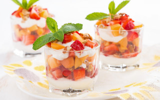 Berry yogurt dessert glass ice - a dessert free wallpaper