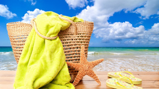 Towel starfish flipflops ocean deck - a wooden deck free wallpaper