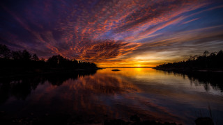 Sunset lake clouds trees rocks - a sunset over a lake free wallpaper
