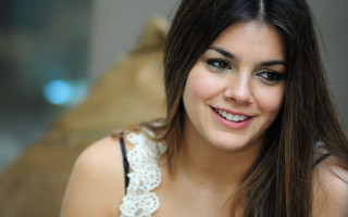 Woman smiling longhair lace white - tachisme free wallpaper for desktop