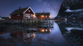 Red house lake night sky - photography free wallpaper