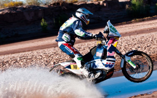 Man dirtbike puddle desert action - the desert free wallpaper