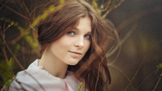 Eszter mattioni blue eyes field - a field of grass and trees free wallpaper