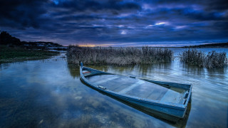 Dusk boat water city lights - dusk time free wallpaper
