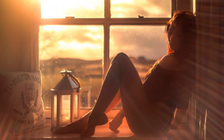 Woman window sill sunset mountains - natural free wallpaper