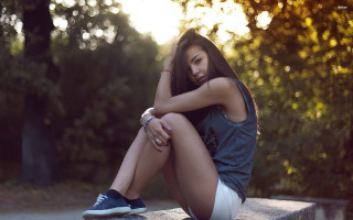 Woman sitting park bench crossed - girl free wallpaper