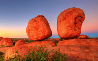 Desert rock formation sunset orange - a few bush free wallpaper