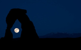 Large rock formation moon mountain - full moon free wallpaper