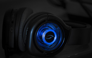 Headphones blue light table dark - cyberpunk style free wallpaper