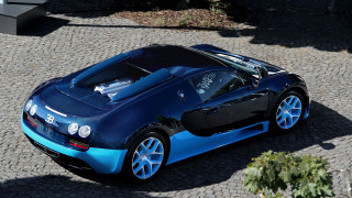 Blue bugatti cobblestone street city - a blue bugatti free wallpaper