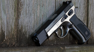 Gun wall wooden plank metal - xf iq4 free wallpaper for desktop