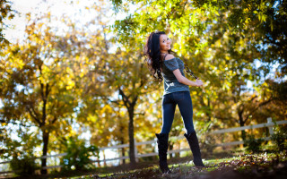 Woman field trees fence autumn - fashion photoshoot free wallpaper