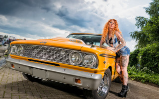 Woman yellowcar tattoo blonde boot - her arm and leg free wallpaper