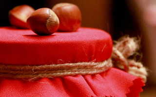 Red cloth rope nuts macro - corneille free wallpaper