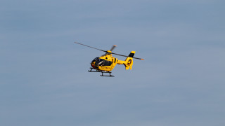 Yellow helicopter blue sky pilot 2 - the front of the helicopter free wallpaper for desktop