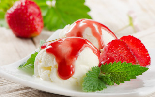 Ice cream strawberries mint rococo - strawberry free wallpaper