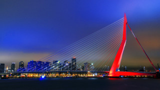 Red bridge city night blue - a red bridge free wallpaper