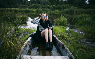 Woman boat swamp lake trees - a swampy area free wallpaper