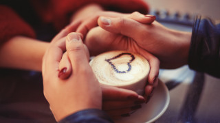 Couple holding hands coffee smiley - a couple holding free wallpaper for desktop