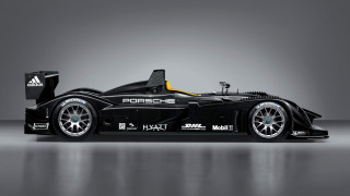 Racecar yellow stripe black background - sharp line free wallpaper for desktop