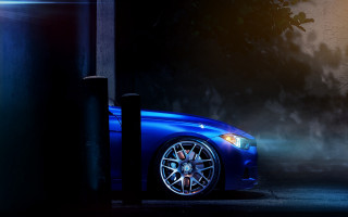 Blue car dark parking pole - f 8 aperture free wallpaper