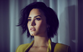 Woman green shirt curtains purple - hq free wallpaper